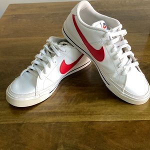 Nike Court Legacy
Men's Shoes - Size 8.5